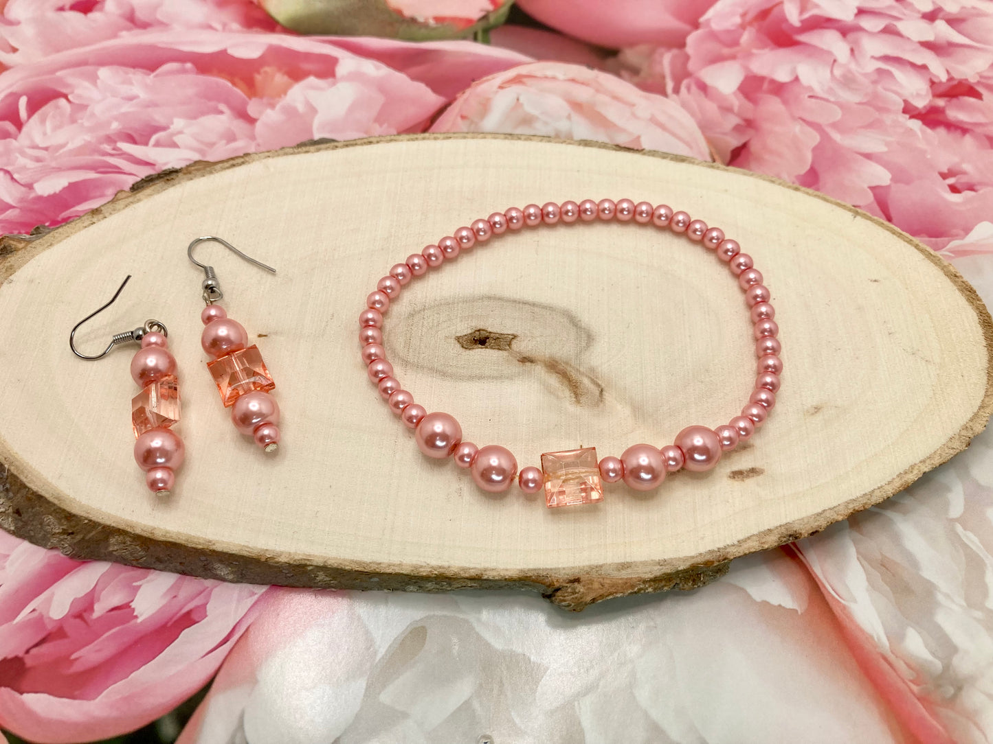 Pretty in pink earring/bracelet set